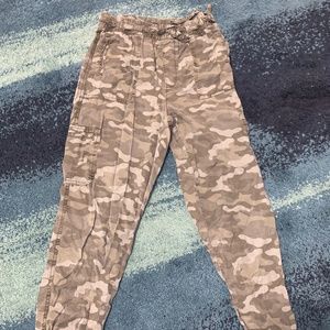 American Eagle Medium Camo Joggers